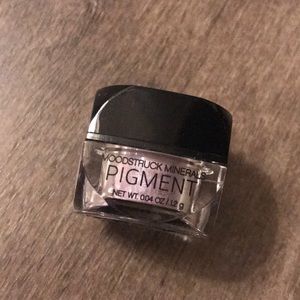 Younique Moonstruck Minerals Pigment - Flirty